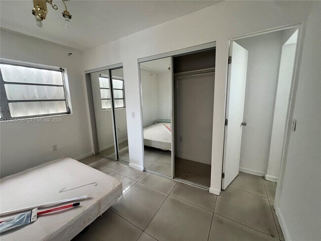 Building Photo - 4758 W Flagler St