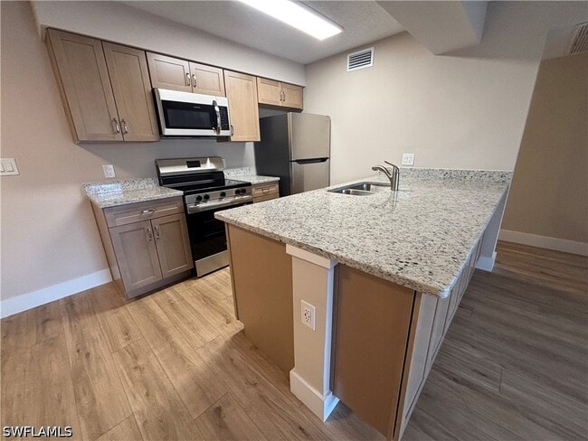 Building Photo - 5319 Summerlin Rd