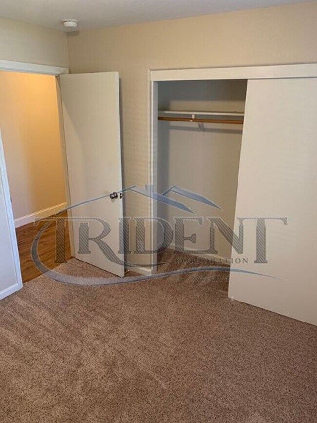 Building Photo - 2180 Gold River Dr