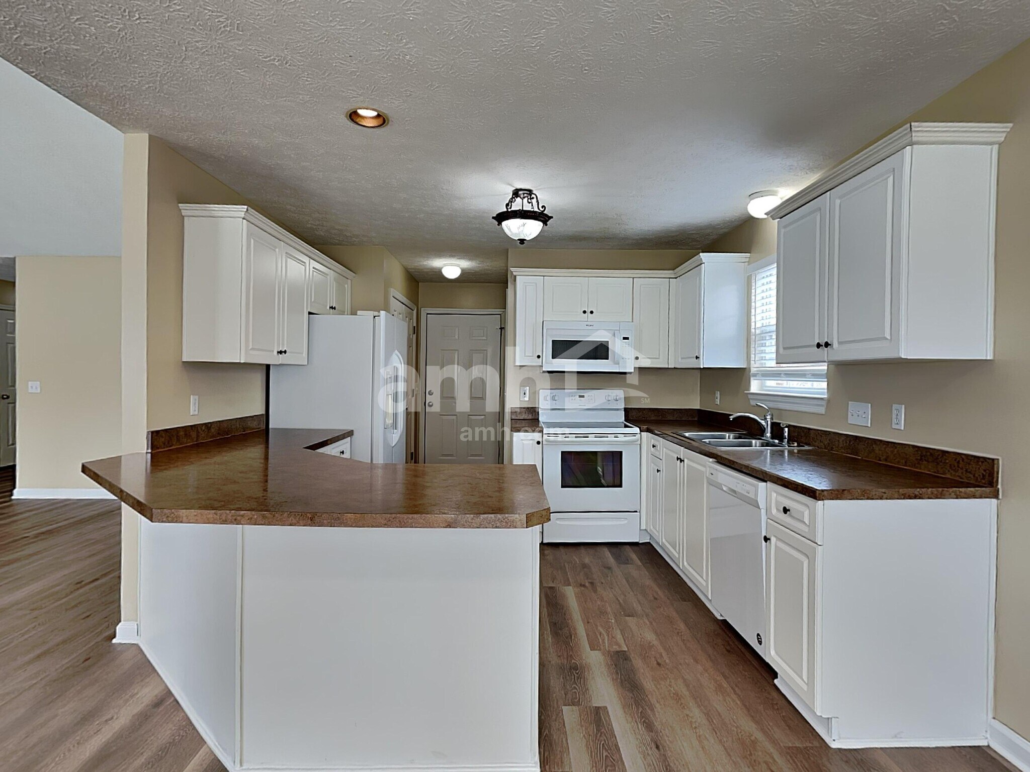 Building Photo - 1612 E Blairmont Dr