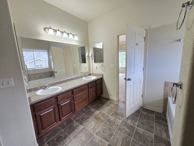 Building Photo - 1255 Woodmoor Acres Dr
