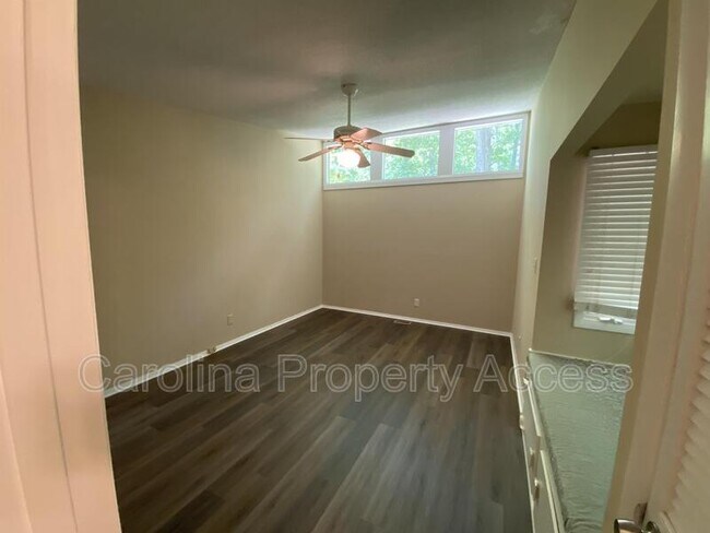 Building Photo - 102 Polks Pl