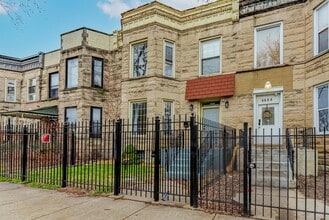 Building Photo - 6602 S Marquette Rd