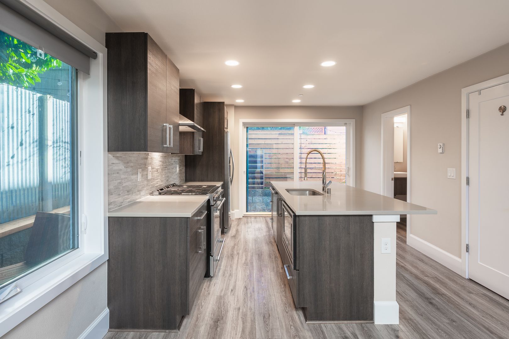 Building Photo - Welcome Home Modern Townhome in the heart of Freemont