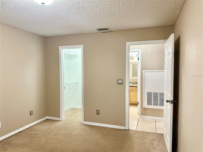 Building Photo - 1055 S Hiawassee Rd