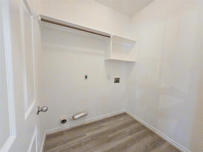 Building Photo - 6415 Taimer Ct