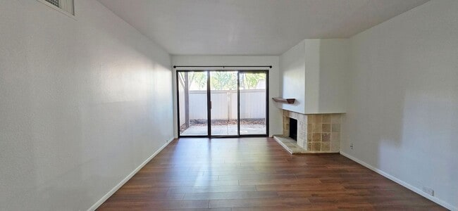 Building Photo - 508 Woodside Oaks