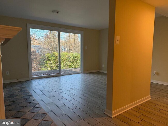 Building Photo - 5206 Easton Dr