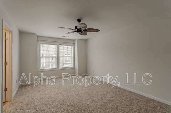 Building Photo - 420 Yellow Fox Rd