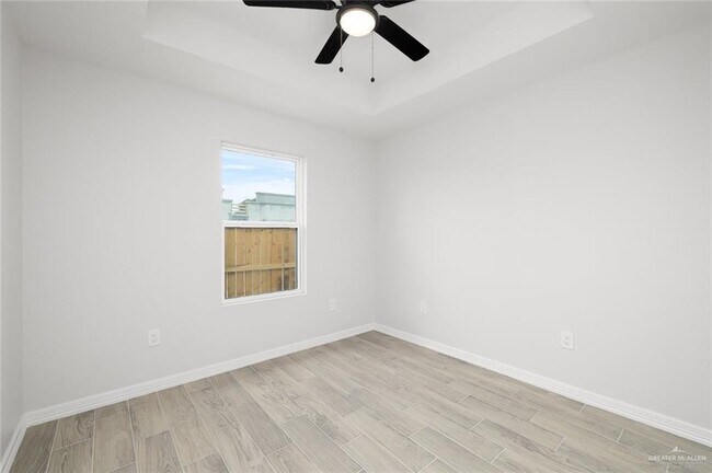 Building Photo - 15 Frio Ave