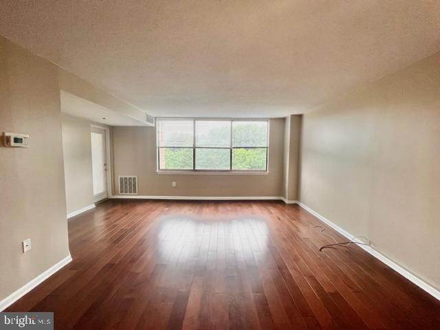 Primary Photo - 10101 Grosvenor Pl