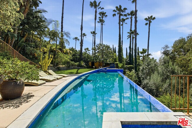 Building Photo - 6203 Temple Hill Dr