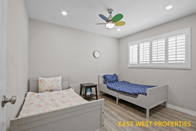 Building Photo - 6942 Santa Rita Ave