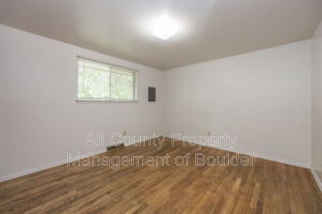 Building Photo - 1523 Lashley St
