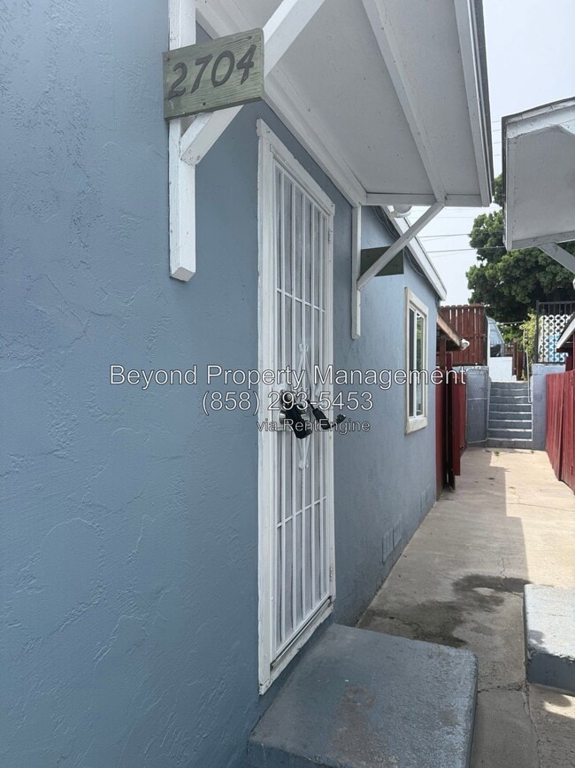 Building Photo - 2704 Highland Ave