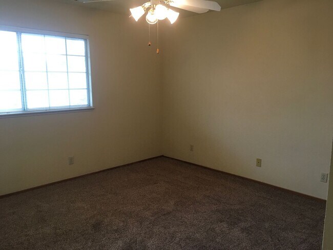 Building Photo - 4200 Stonewalk Ct
