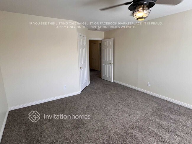 Building Photo - 280 Plaza Carmelina Ct