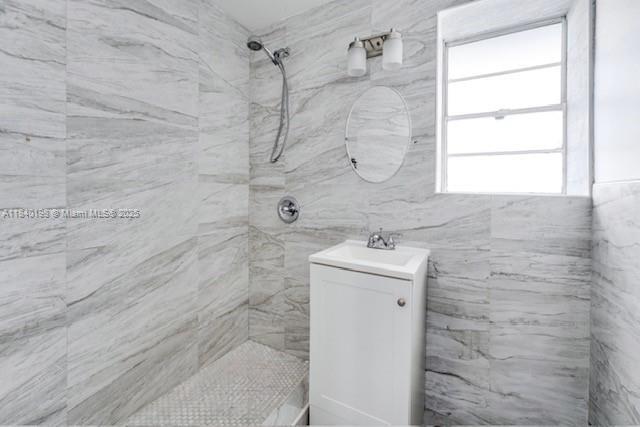Building Photo - 966 Biarritz Dr