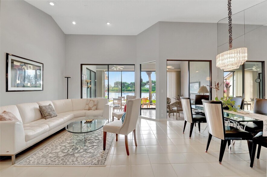 Building Photo - 8224 Cassia Dr