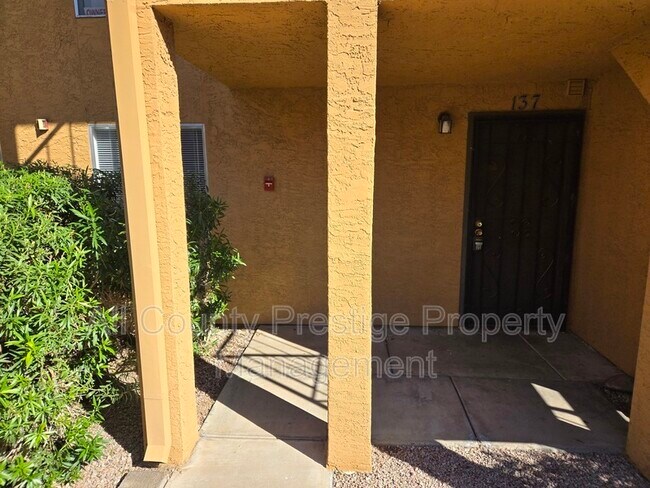 Building Photo - 1831 W Mulberry Dr