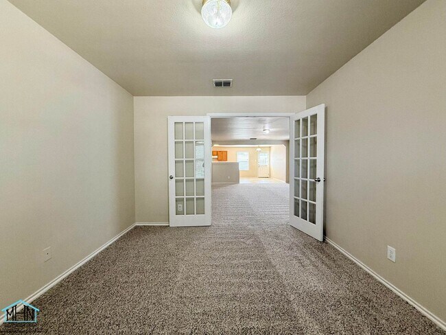 Building Photo - 3430 Ironwood Falls