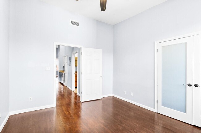 Building Photo - 129 Willow Ave