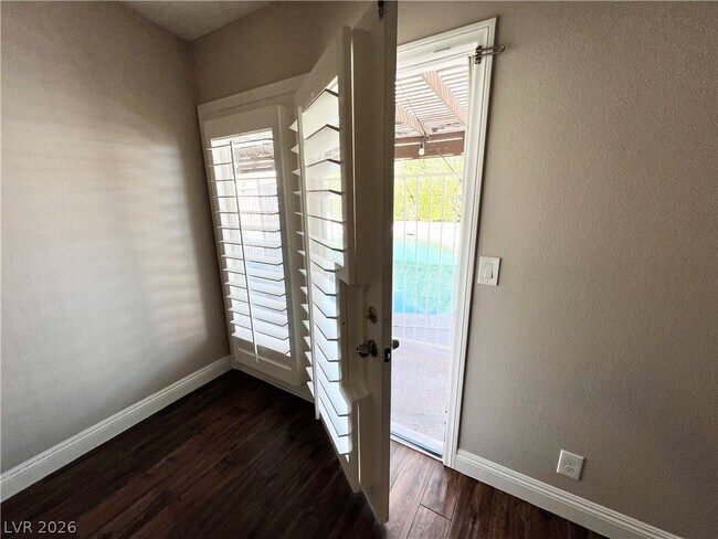 Building Photo - 6446 Meadowlark Ln