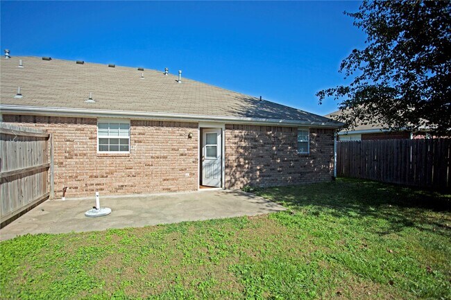 Building Photo - 58 Holly Dr