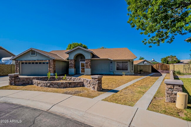 Building Photo - 8844 W Cavalier Dr