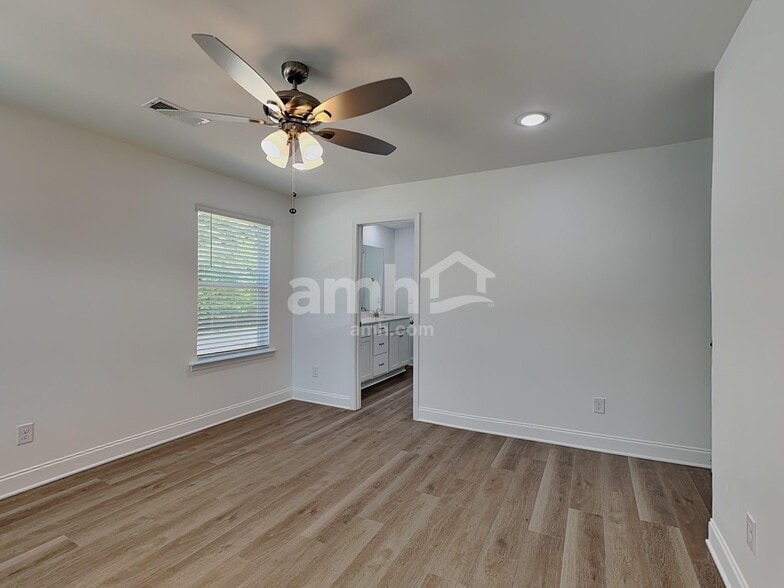 Building Photo - 209 Pond Rdg Run