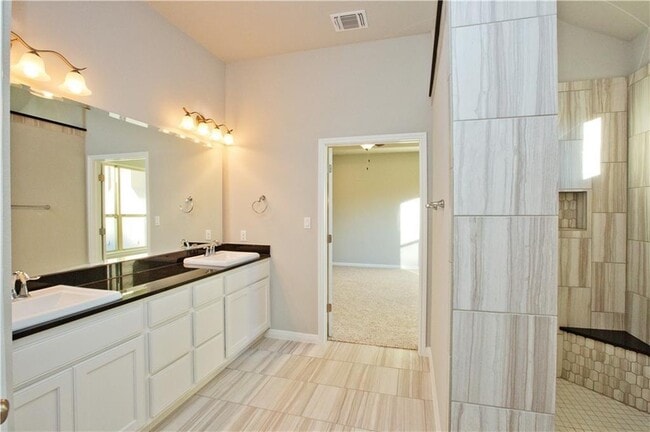Building Photo - 337 Chisholm Trail
