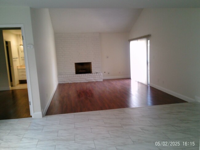 Building Photo - 3200 El Encanto Ct