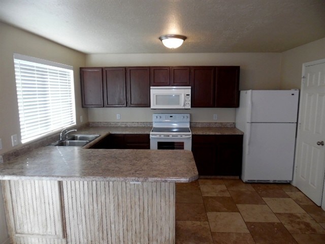 Building Photo - 373 W 2200 N