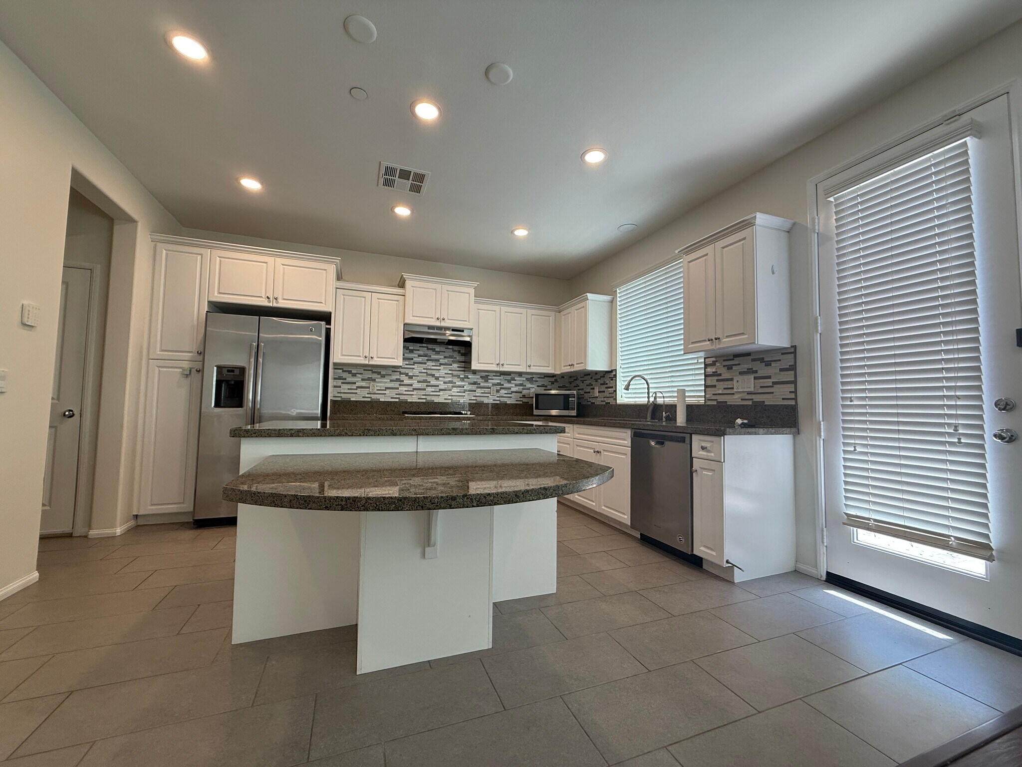Building Photo - 506 Moonlight Dr