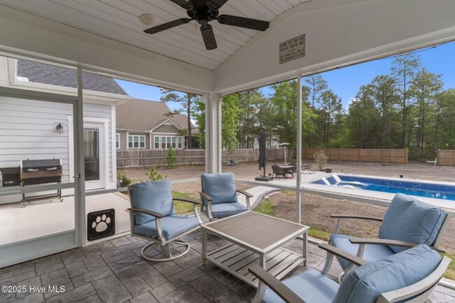 Building Photo - Welcome to this stunning 4-bedroom, 3.5-ba...