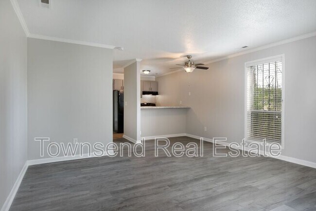 Building Photo - 5846 Century Oaks Dr