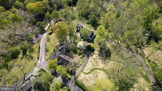 Building Photo - 1440 Creek Road Trl