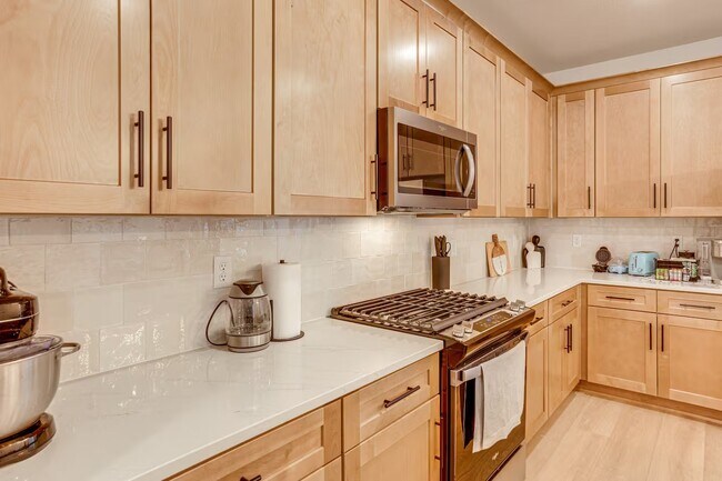 Building Photo - 21176 E 62nd Dr