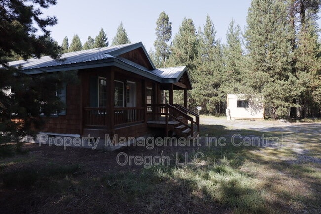 Building Photo - 15550 Rim Dr