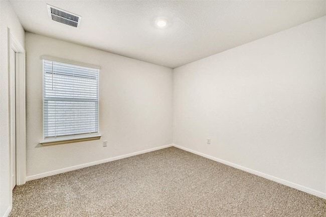 Building Photo - 1936 Bandito Bluff Pass