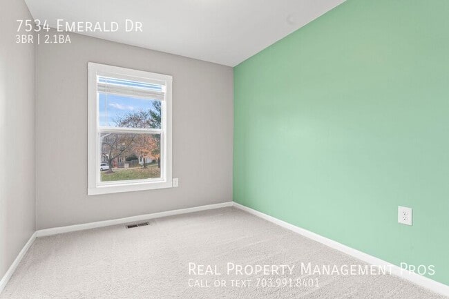 Building Photo - 7534 Emerald Dr