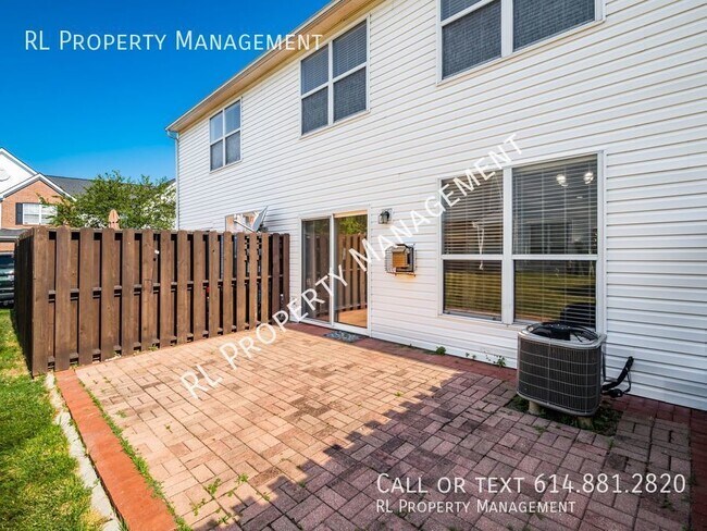 Building Photo - Spacious 3 bedroom 2.5 bathroom condo in W...