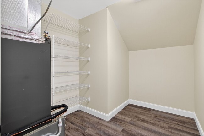Building Photo - 18609 Broadfield Dr