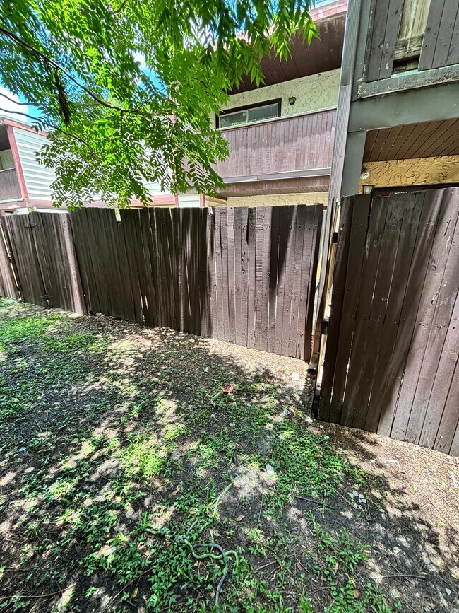 Building Photo - 3982 Crayrich Cir