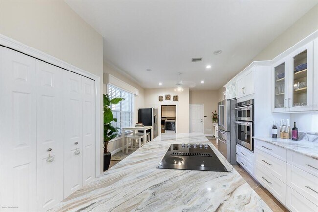 Building Photo - 3209 Sunset Key Cir