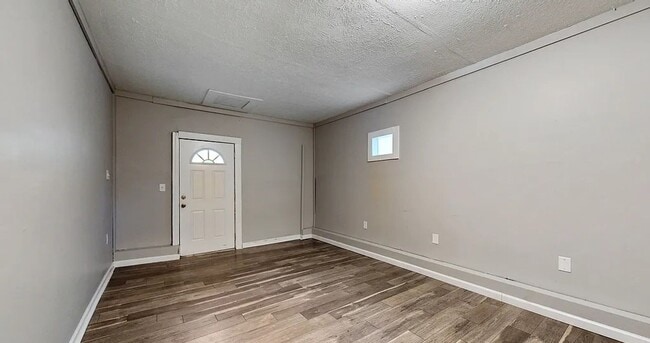 Building Photo - Hidden Gem in Lithonia!!