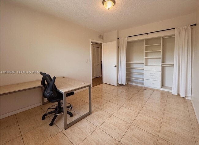 Building Photo - 511 Ives Dairy Rd