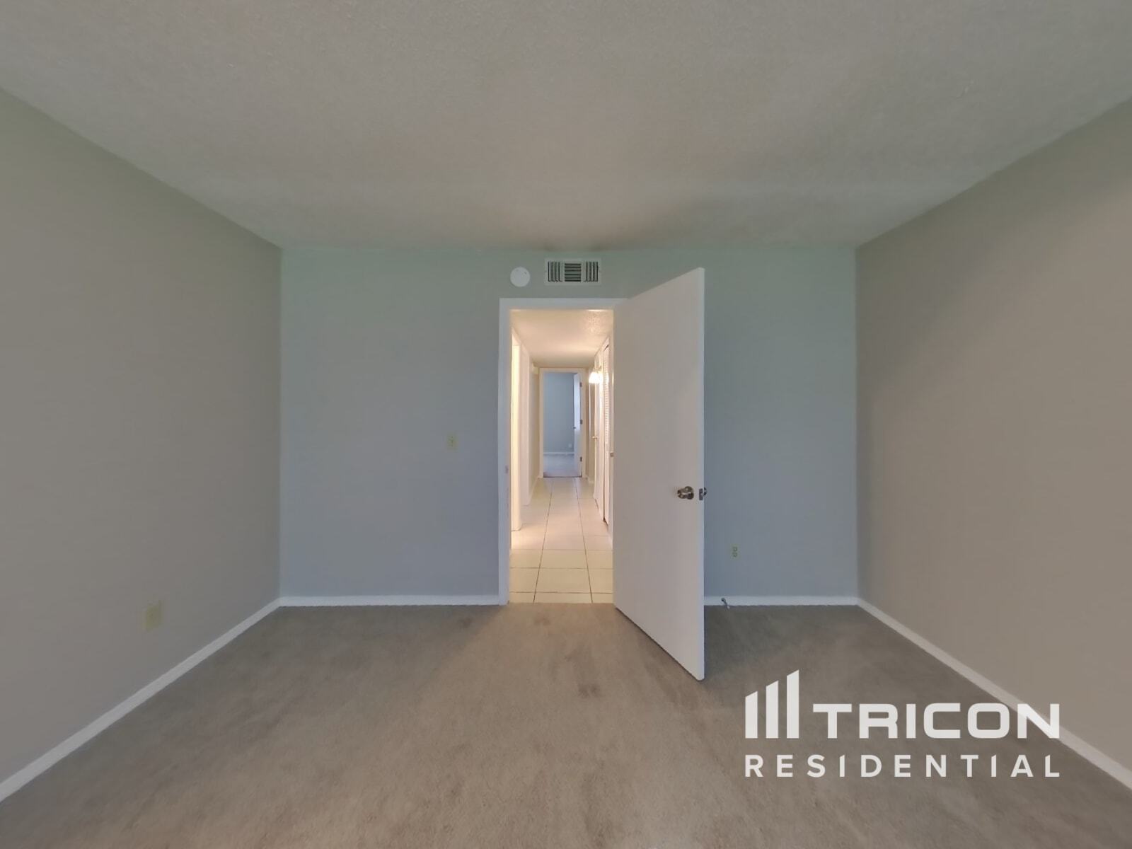 Building Photo - 1805 Alder Dr