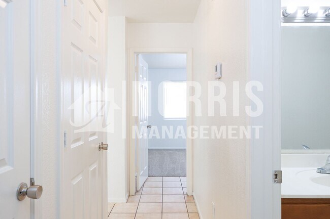 Building Photo - Freshly Updated Home with NO HOA