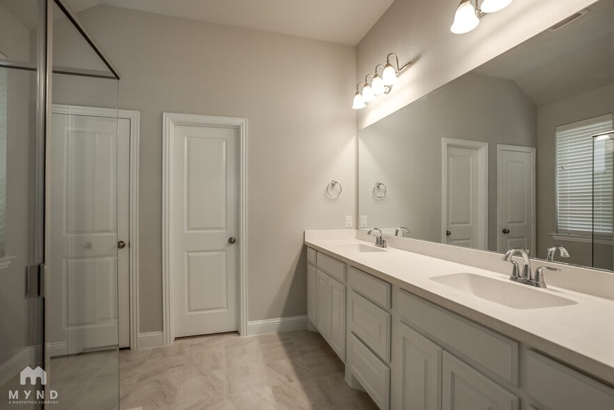 Building Photo - 3313 King Yon Wy